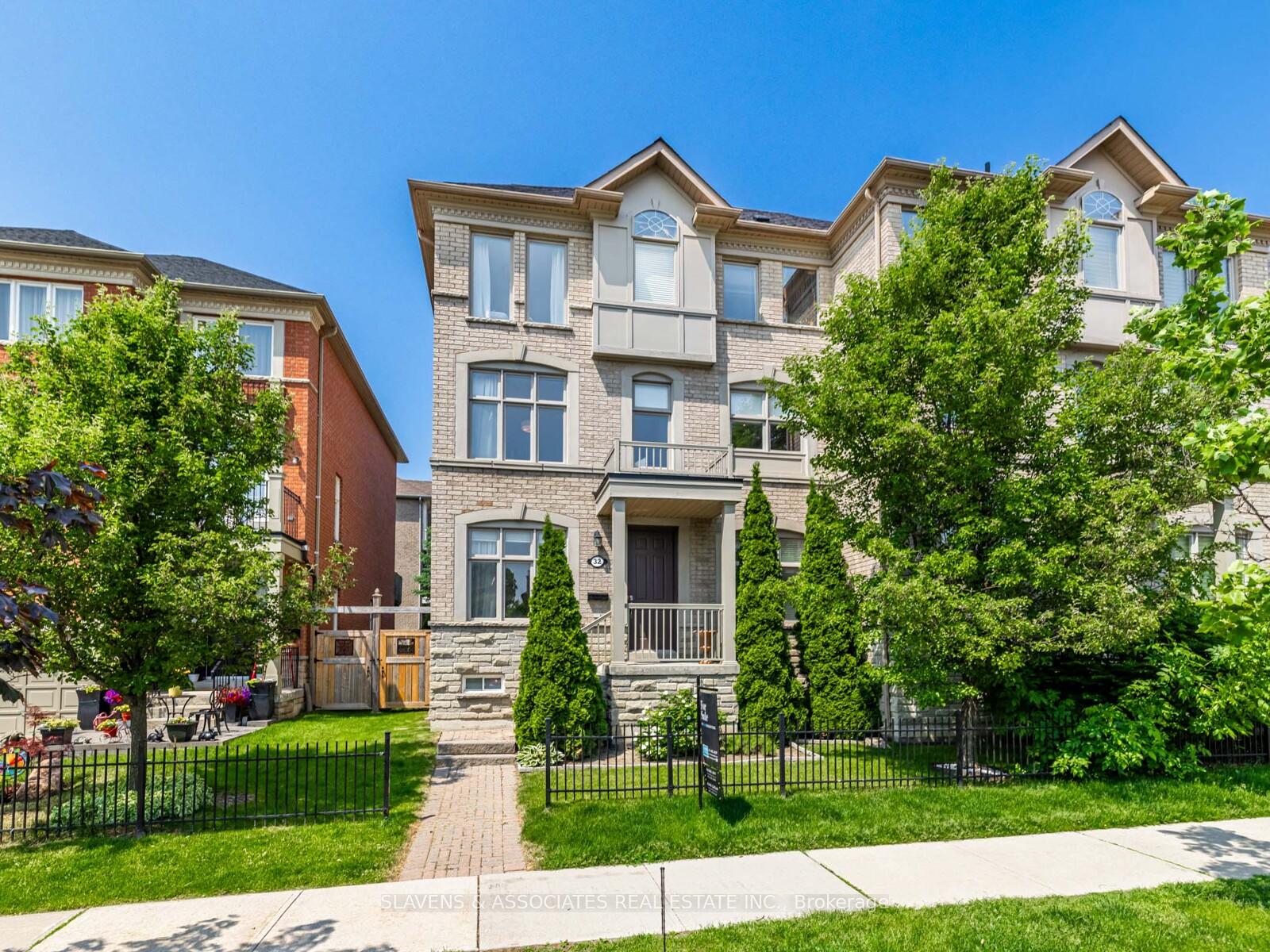 Photo 1 of 32 Helen Street, Vaughan, East Woodbridge — HOMEH
