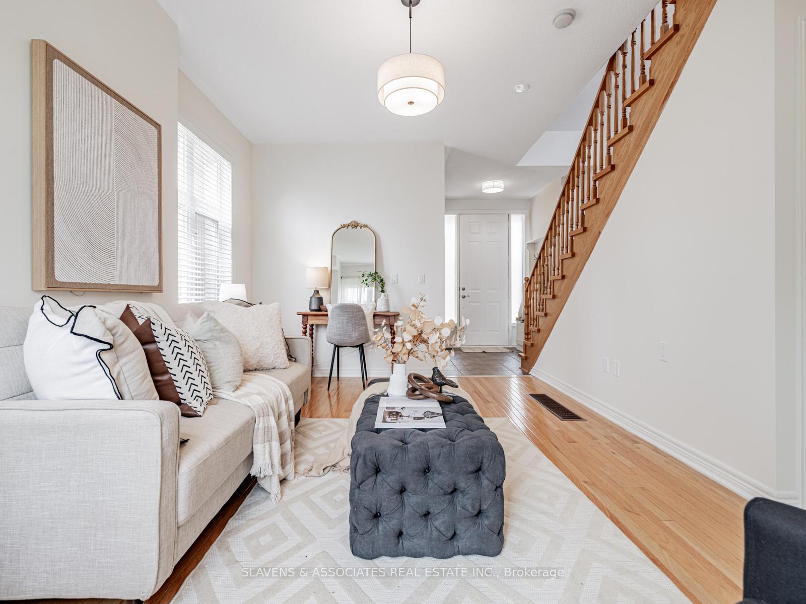 Photo 6 of 32 Helen Street, Vaughan, East Woodbridge — HOMEH