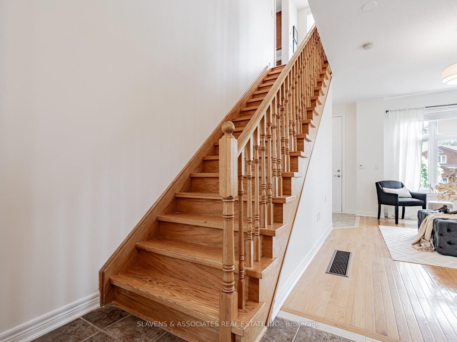 Photo 8 of 32 Helen Street, Vaughan, East Woodbridge — HOMEH