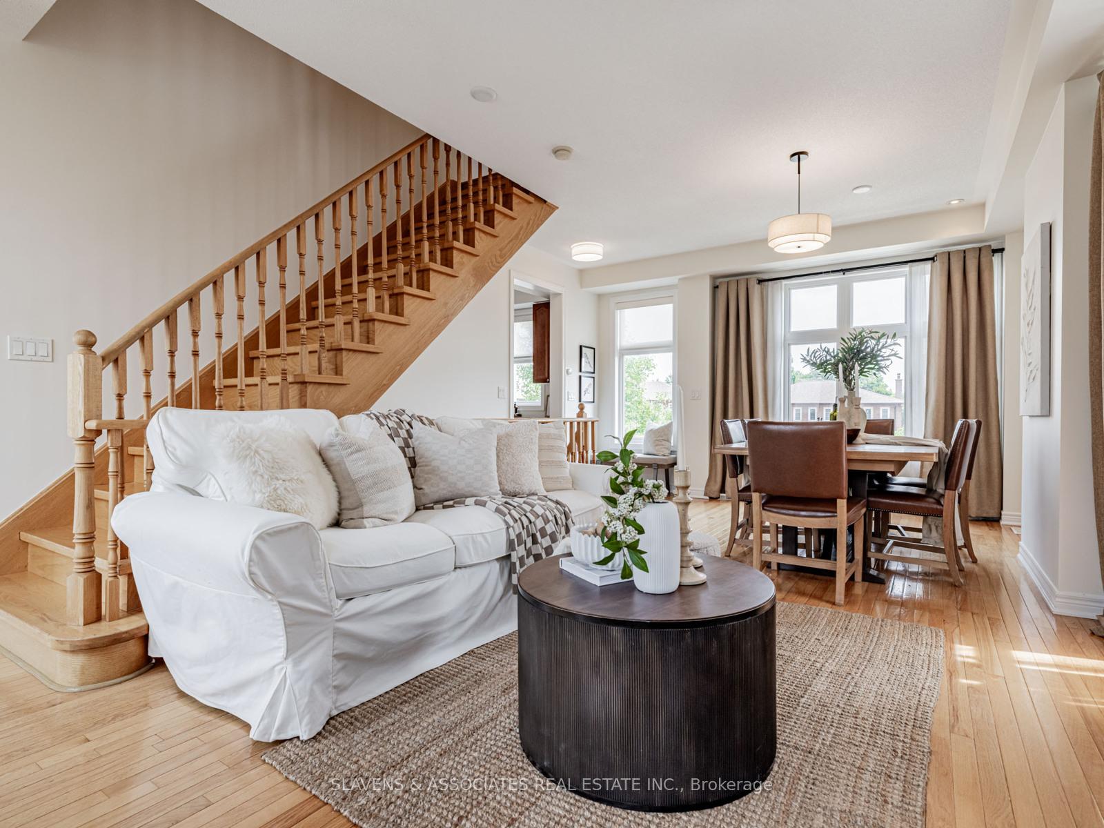 Photo 10 of 32 Helen Street, Vaughan, East Woodbridge — HOMEH