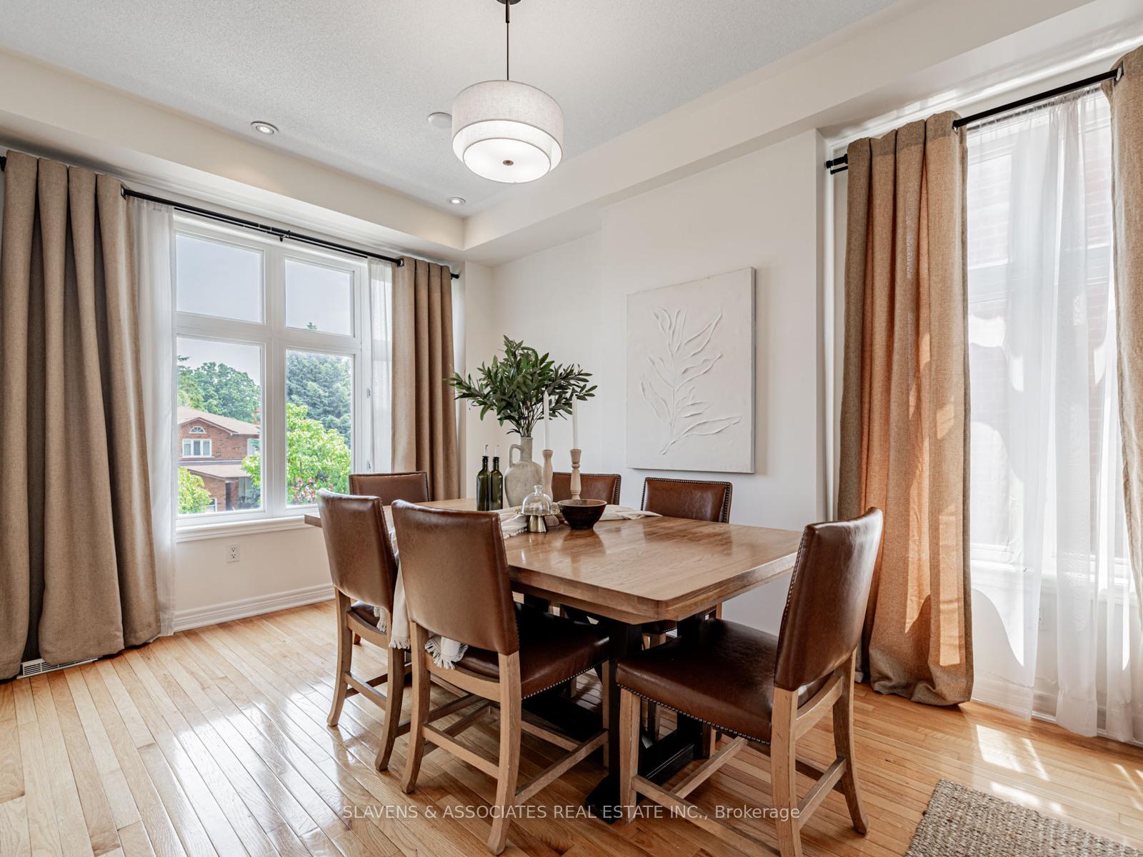 Photo 13 of 32 Helen Street, Vaughan, East Woodbridge — HOMEH