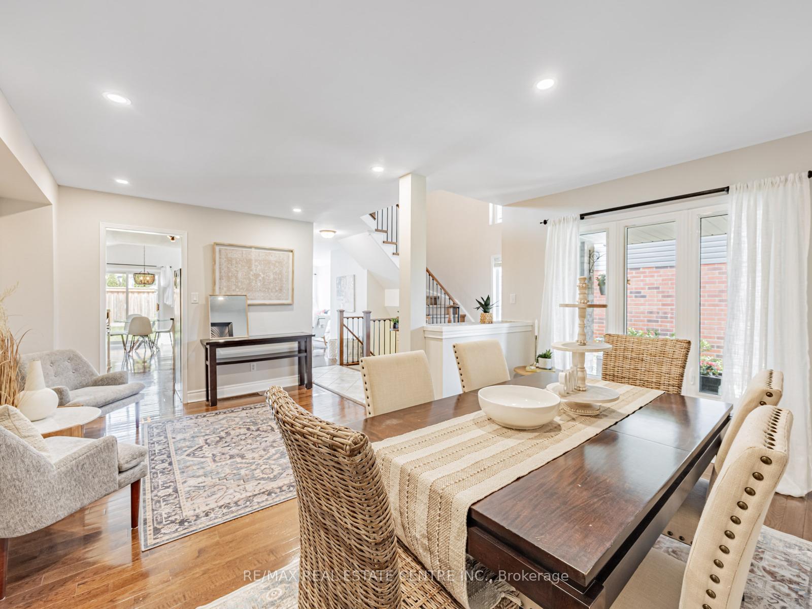 Photo 6 of 14 Constance Drive, Whitby, Williamsburg — HOMEH
