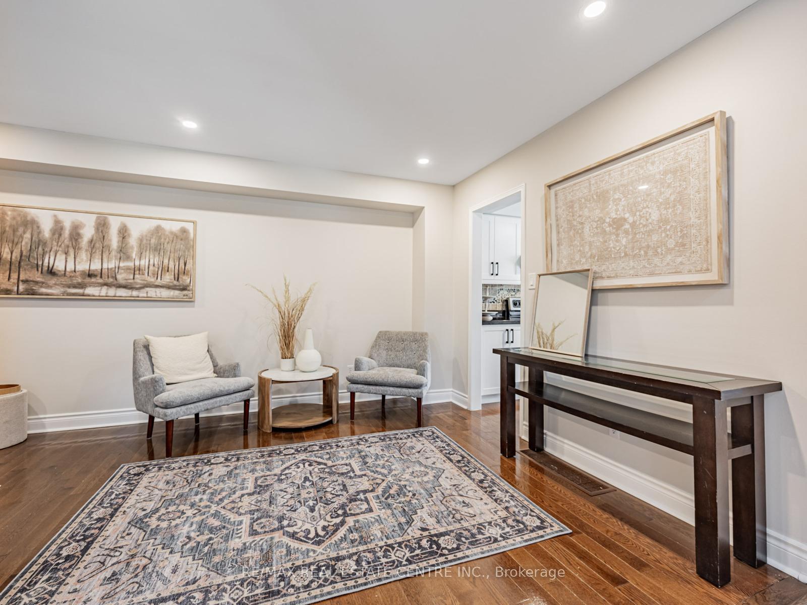 Photo 7 of 14 Constance Drive, Whitby, Williamsburg — HOMEH