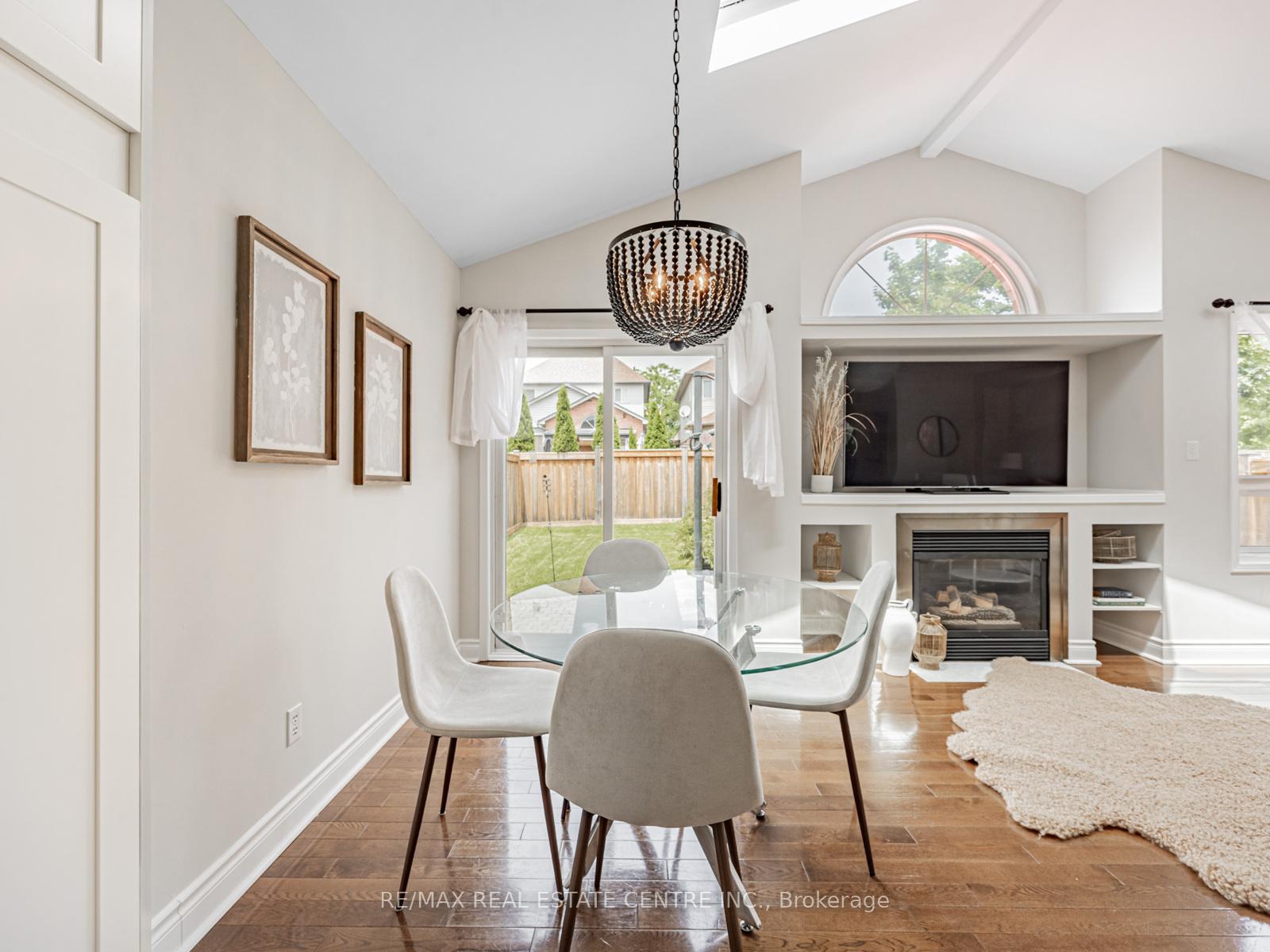 Photo 13 of 14 Constance Drive, Whitby, Williamsburg — HOMEH