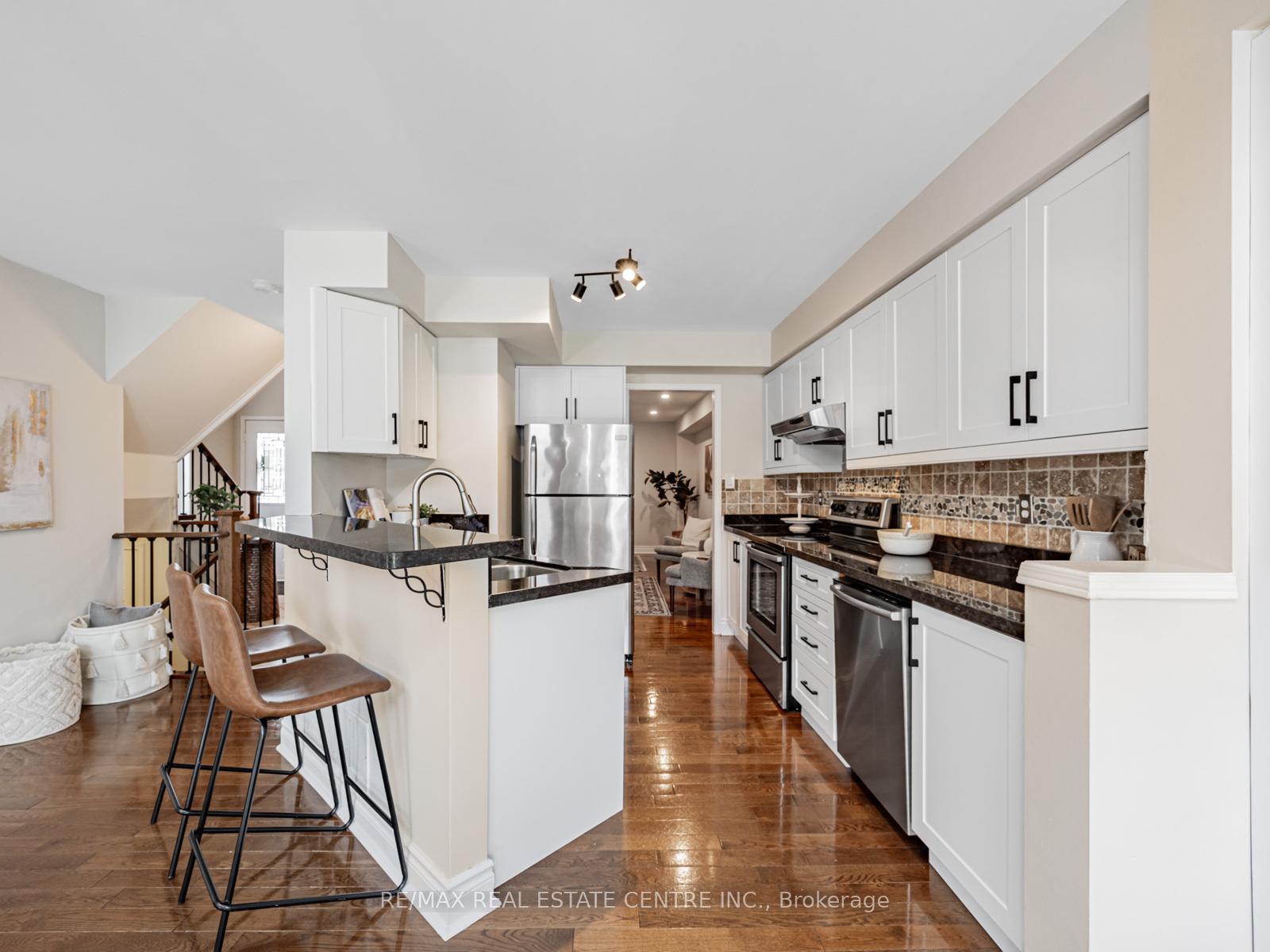 Photo 15 of 14 Constance Drive, Whitby, Williamsburg — HOMEH
