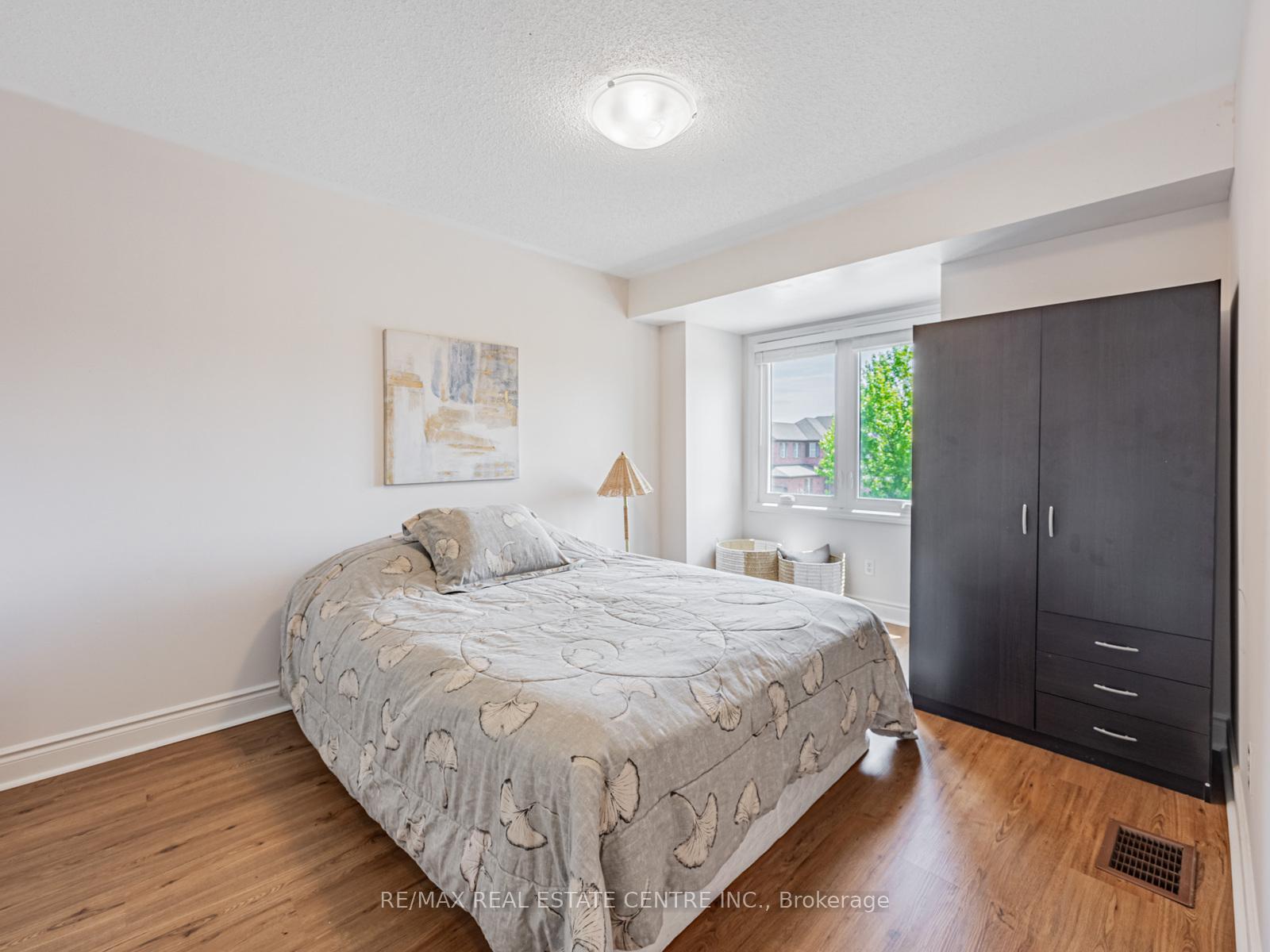 Photo 23 of 14 Constance Drive, Whitby, Williamsburg — HOMEH