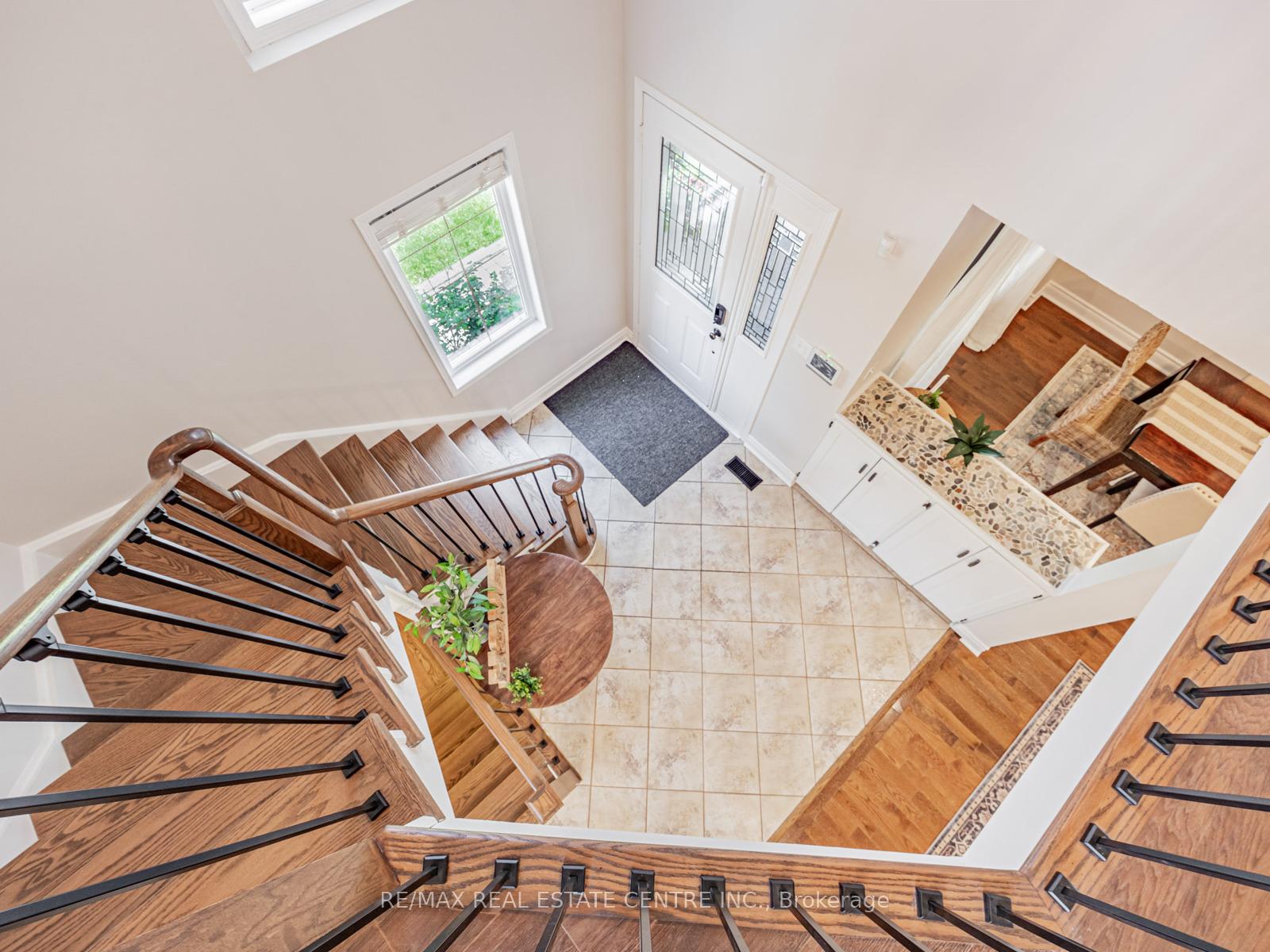 Photo 27 of 14 Constance Drive, Whitby, Williamsburg — HOMEH