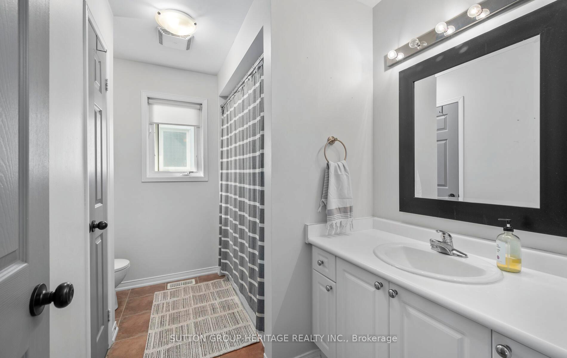 Photo 25 of 51 Strandmore Circle, Whitby, Brooklin — HOMEH