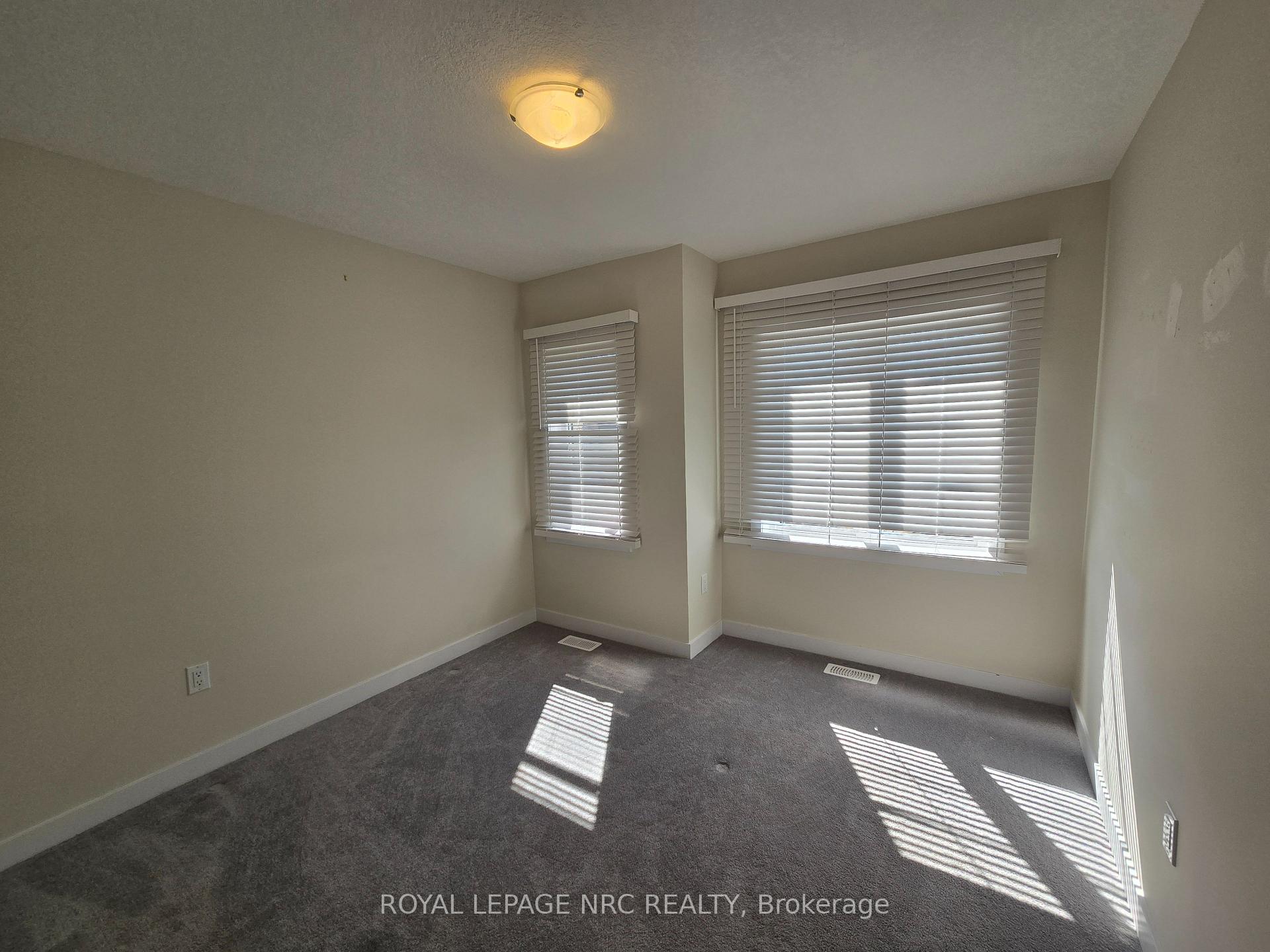 Photo 15 of 98 Stern Drive, Welland, Dain City — HOMEH