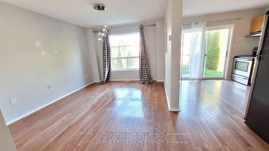 Photo 4 of 112 Nathan Crescent, Barrie, Painswick South — HOMEH