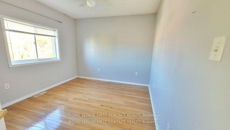 Photo 9 of 112 Nathan Crescent, Barrie, Painswick South — HOMEH