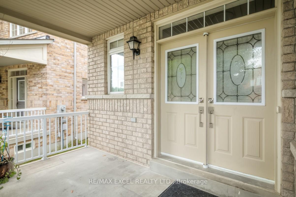 Photo 2 of 3 Nevis Drive, Markham, Box Grove — HOMEH