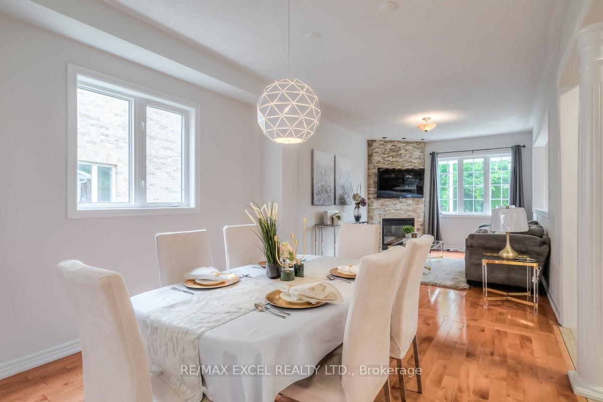 Photo 4 of 3 Nevis Drive, Markham, Box Grove — HOMEH