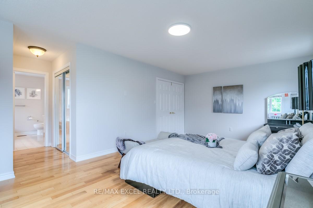 Photo 18 of 3 Nevis Drive, Markham, Box Grove — HOMEH
