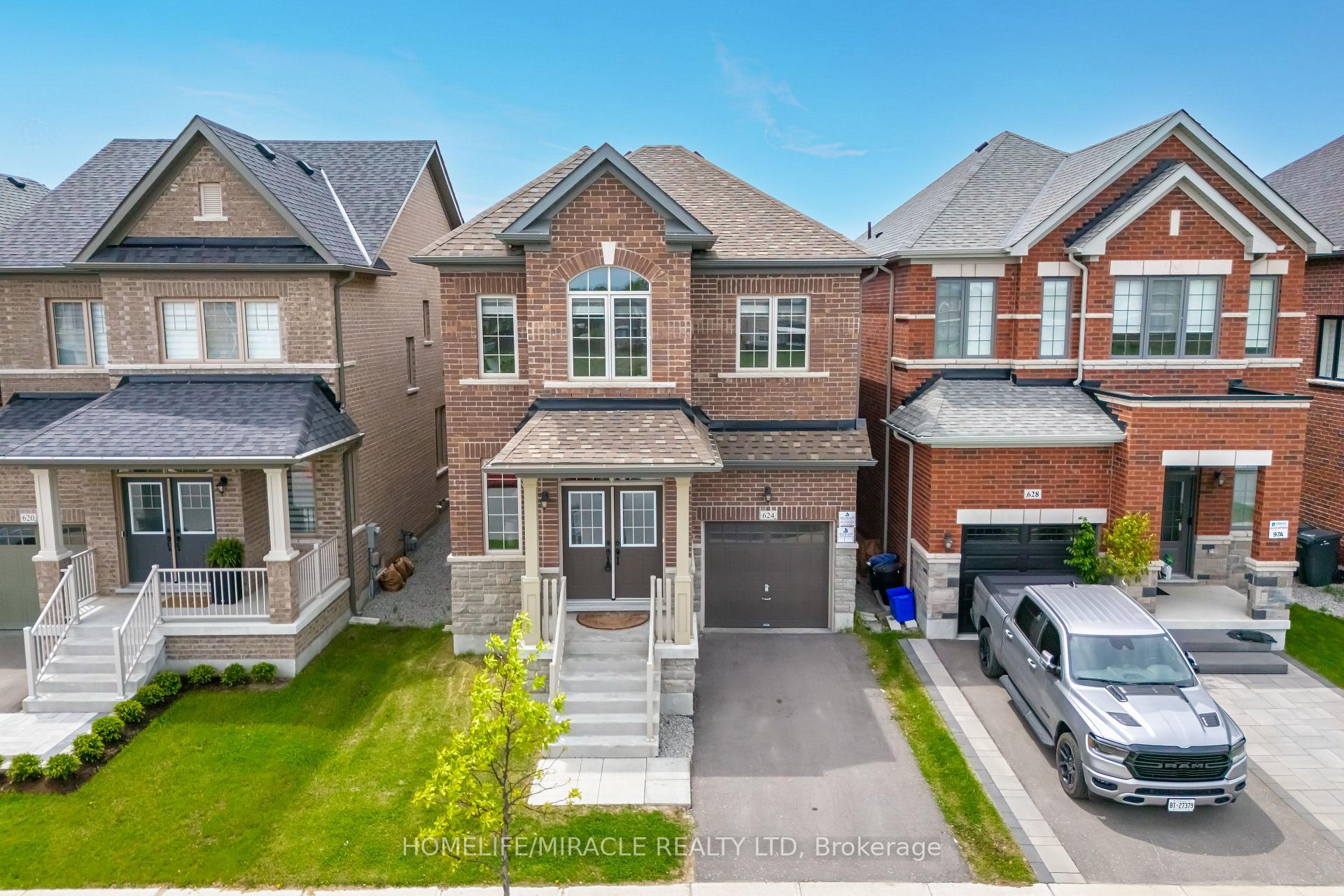 Photo 2 of 624 Barons Street, Vaughan, Kleinburg — HOMEH