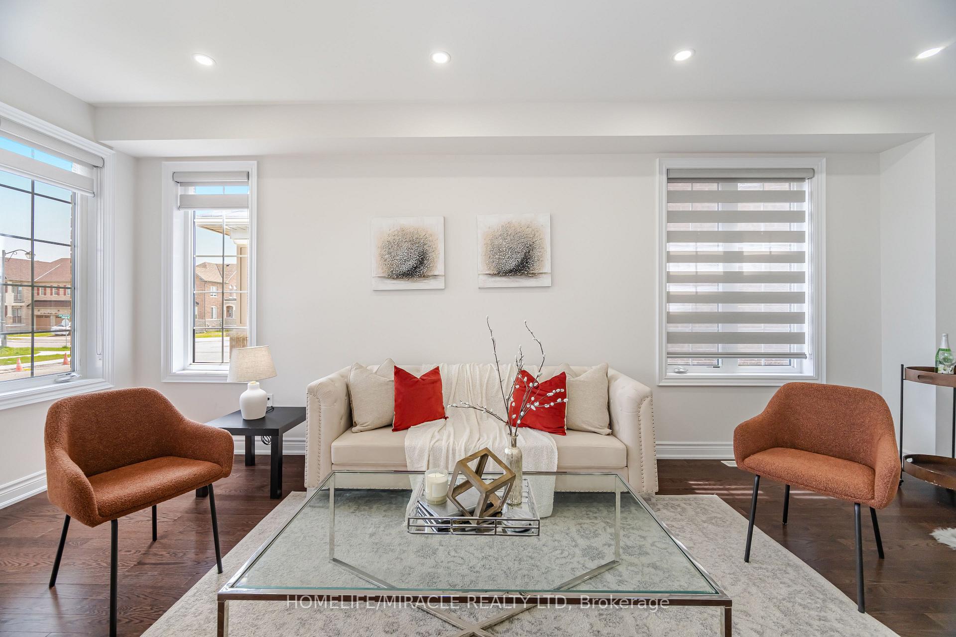 Photo 7 of 624 Barons Street, Vaughan, Kleinburg — HOMEH