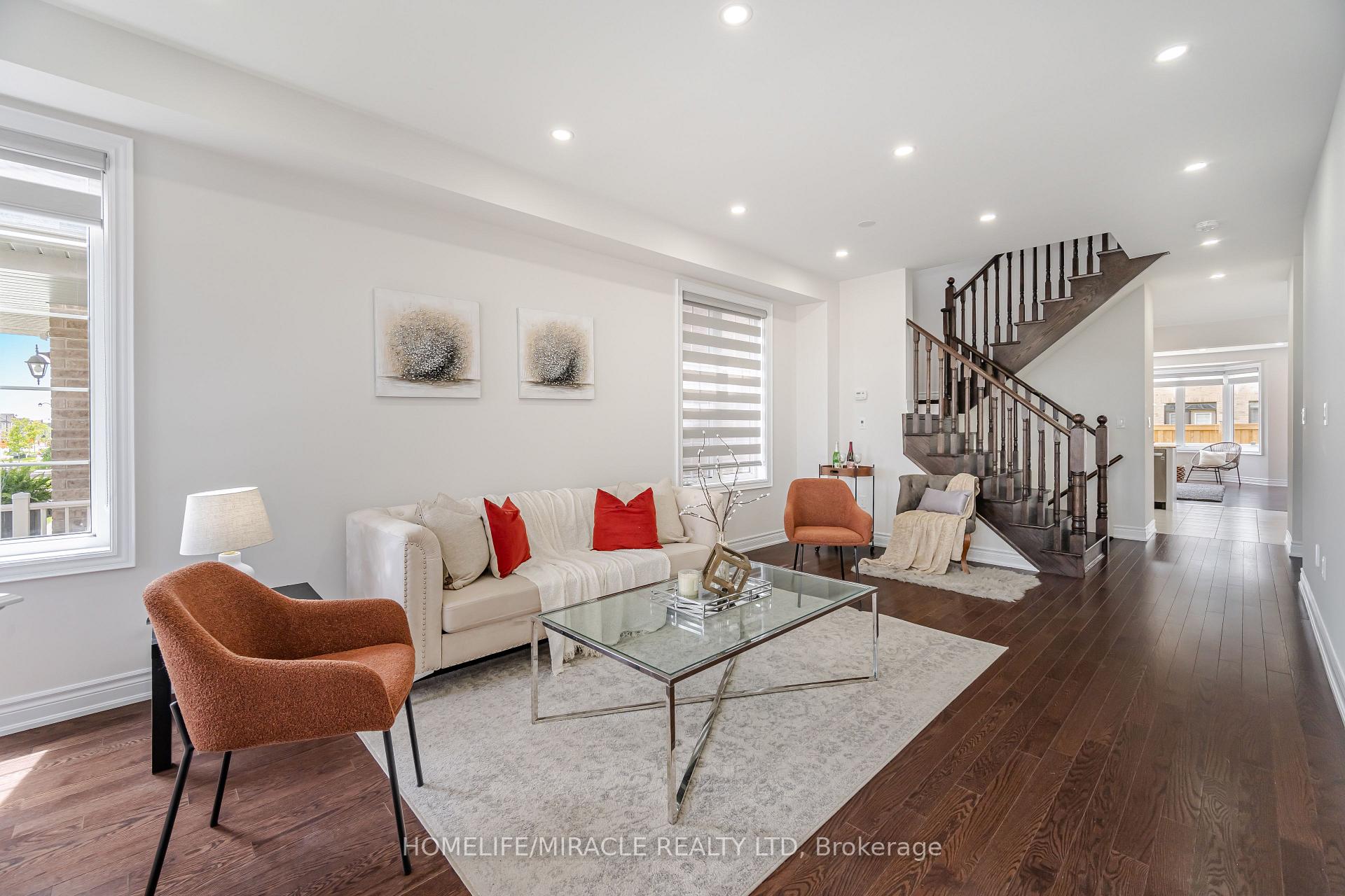 Photo 8 of 624 Barons Street, Vaughan, Kleinburg — HOMEH