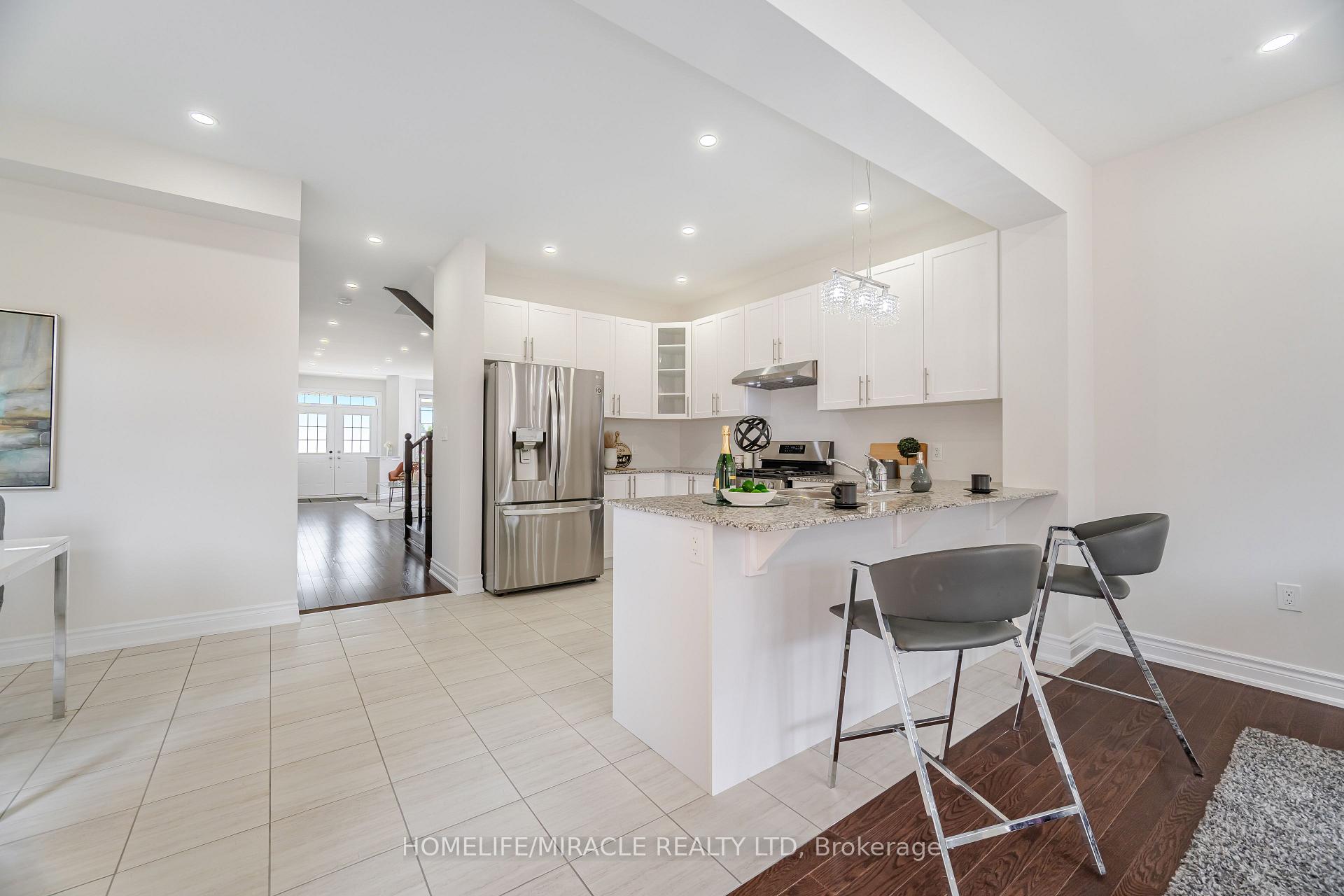 Photo 9 of 624 Barons Street, Vaughan, Kleinburg — HOMEH