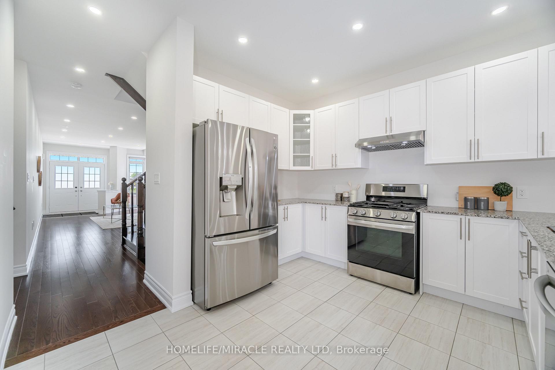 Photo 11 of 624 Barons Street, Vaughan, Kleinburg — HOMEH