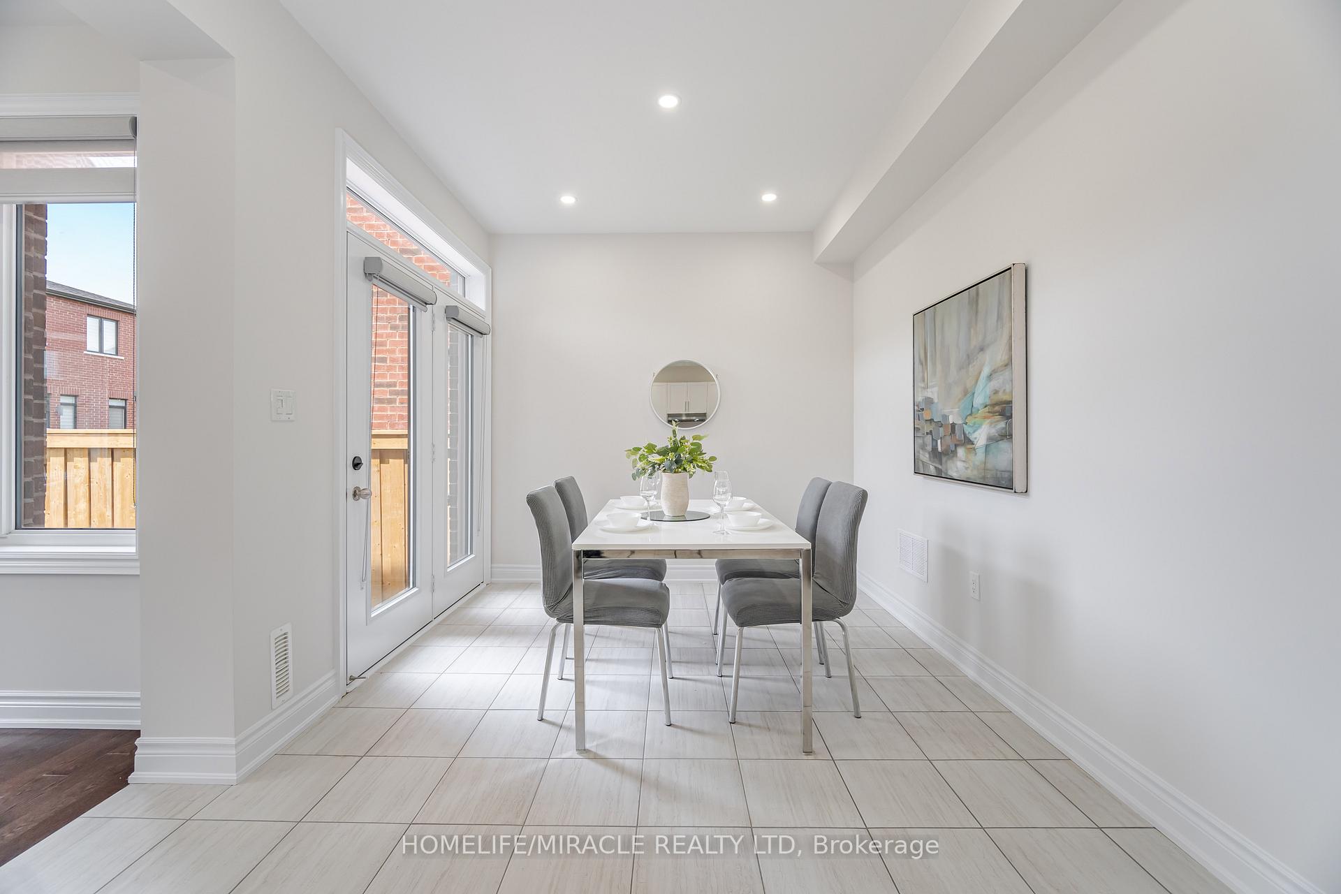 Photo 13 of 624 Barons Street, Vaughan, Kleinburg — HOMEH