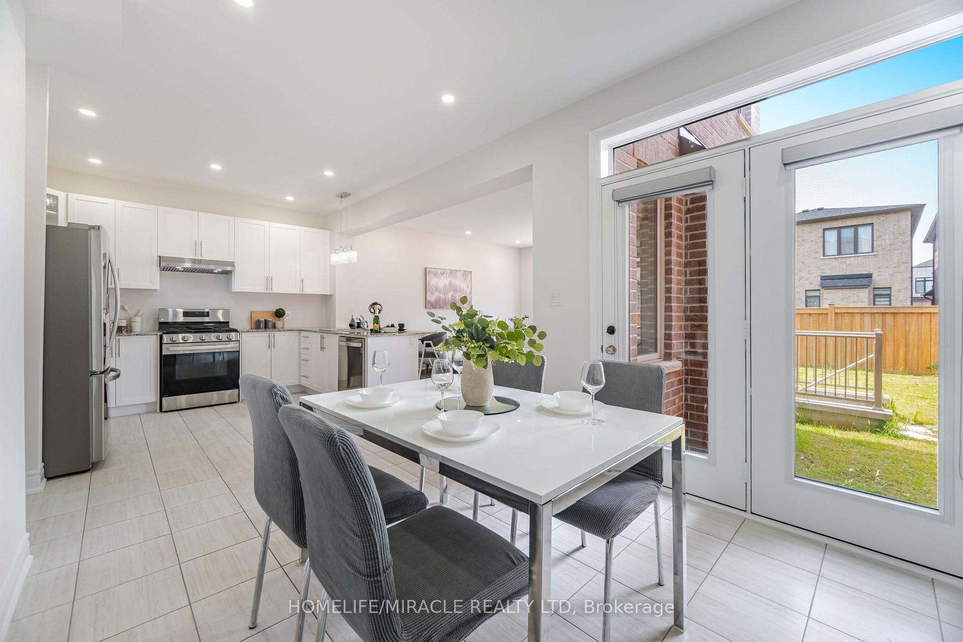 Photo 14 of 624 Barons Street, Vaughan, Kleinburg — HOMEH