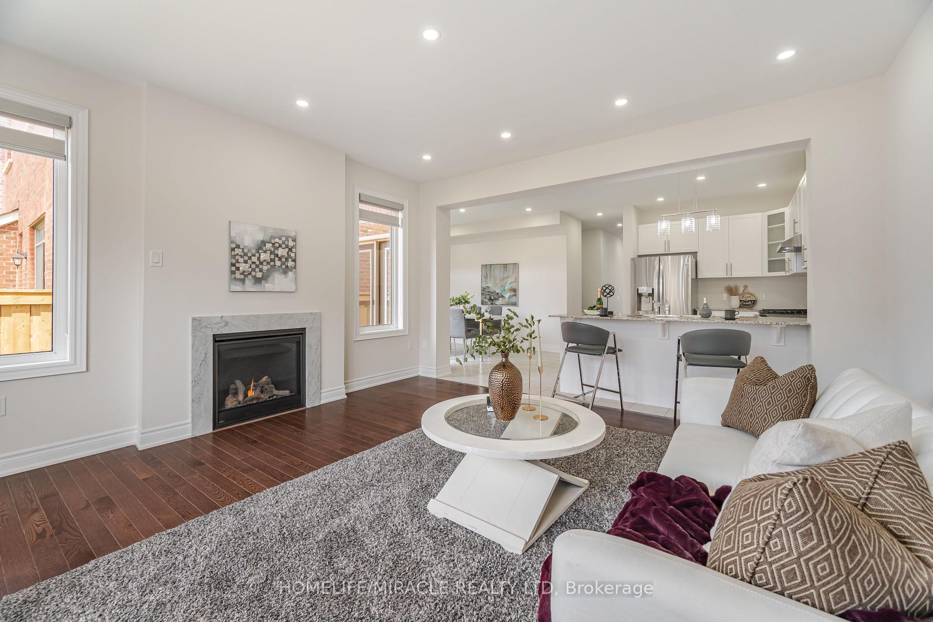 Photo 17 of 624 Barons Street, Vaughan, Kleinburg — HOMEH