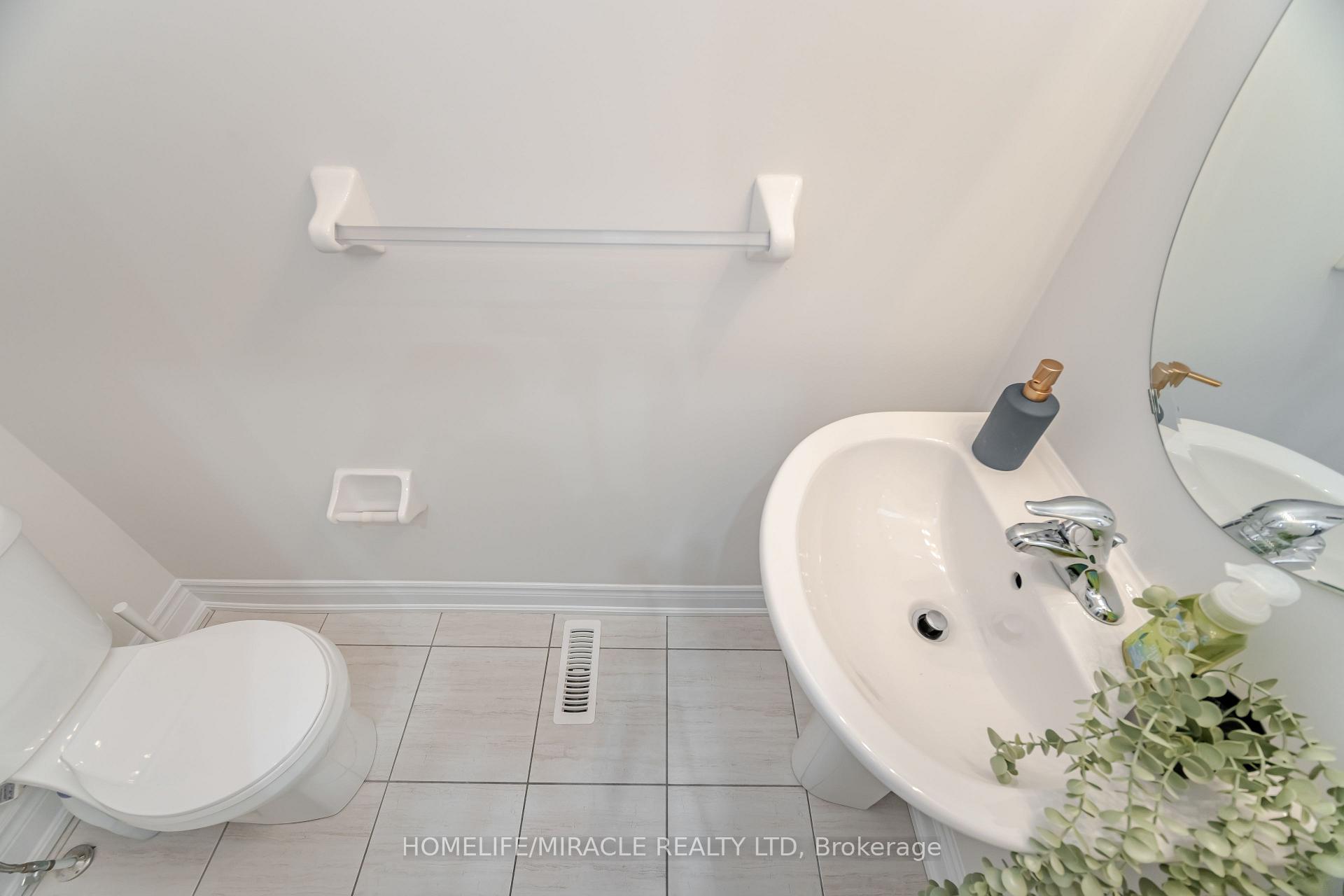 Photo 19 of 624 Barons Street, Vaughan, Kleinburg — HOMEH