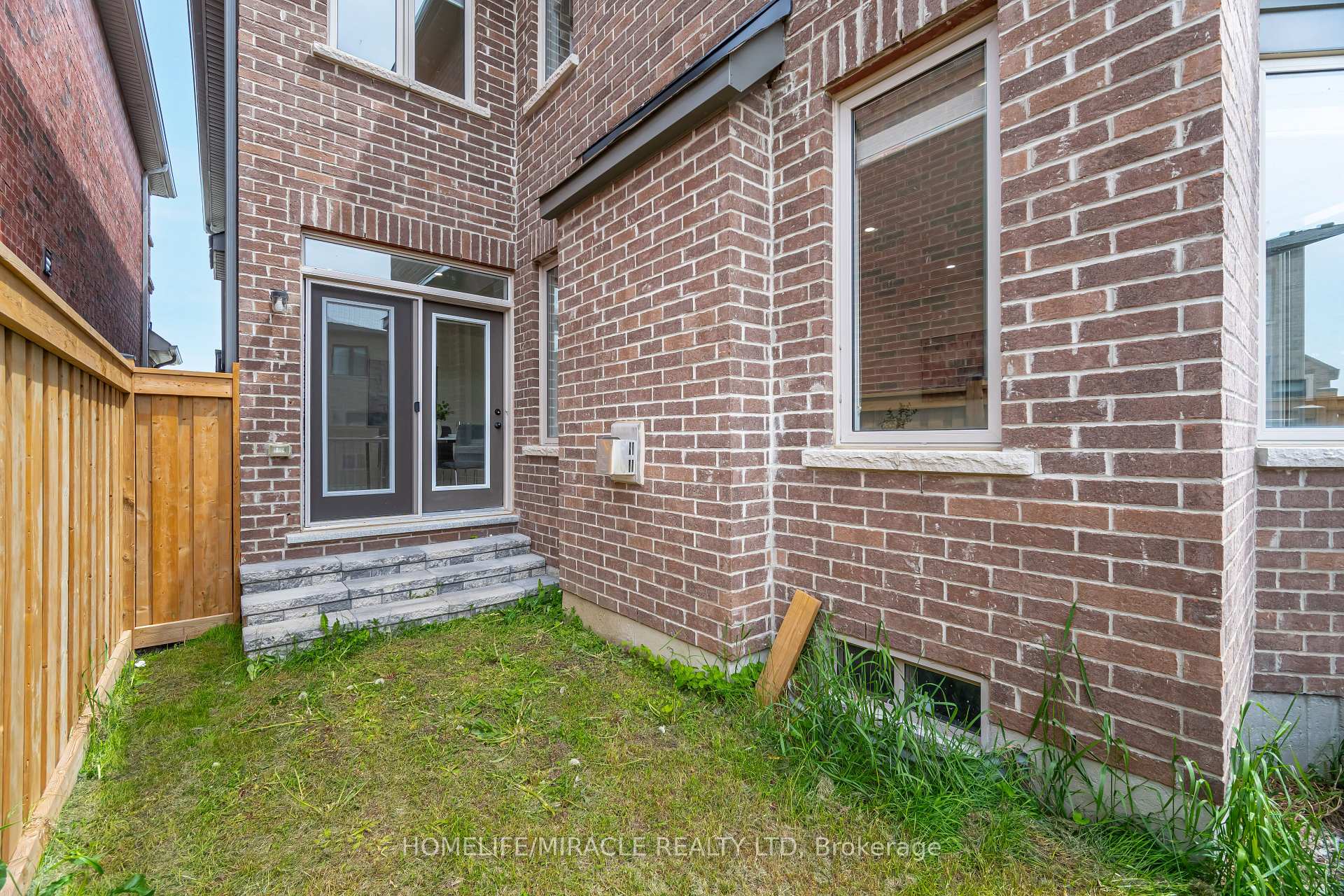 Photo 34 of 624 Barons Street, Vaughan, Kleinburg — HOMEH