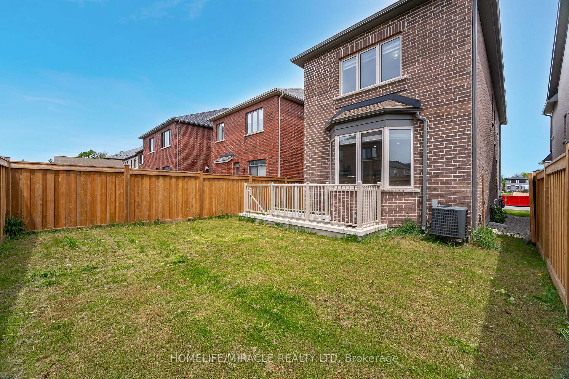Photo 36 of 624 Barons Street, Vaughan, Kleinburg — HOMEH