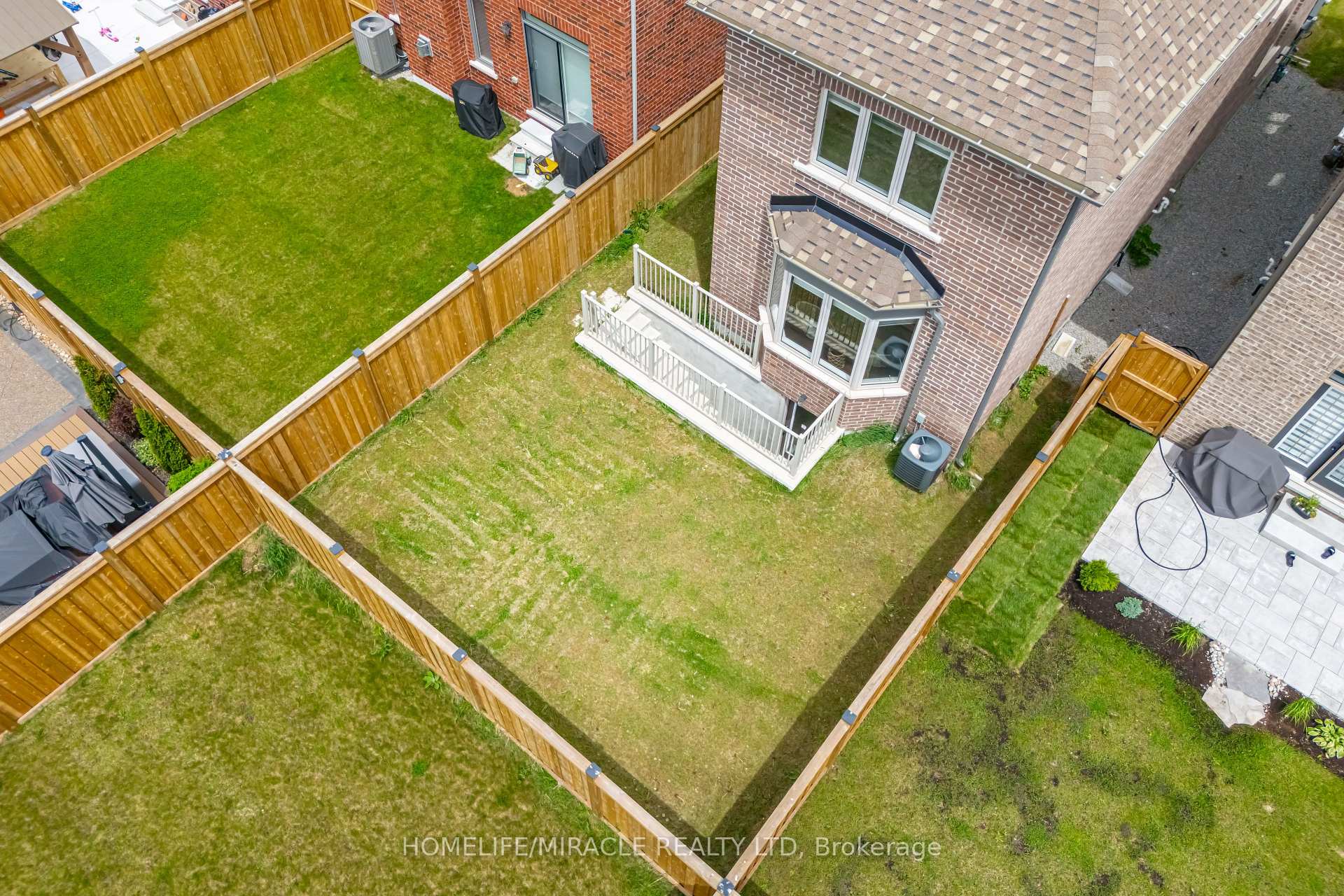 Photo 38 of 624 Barons Street, Vaughan, Kleinburg — HOMEH