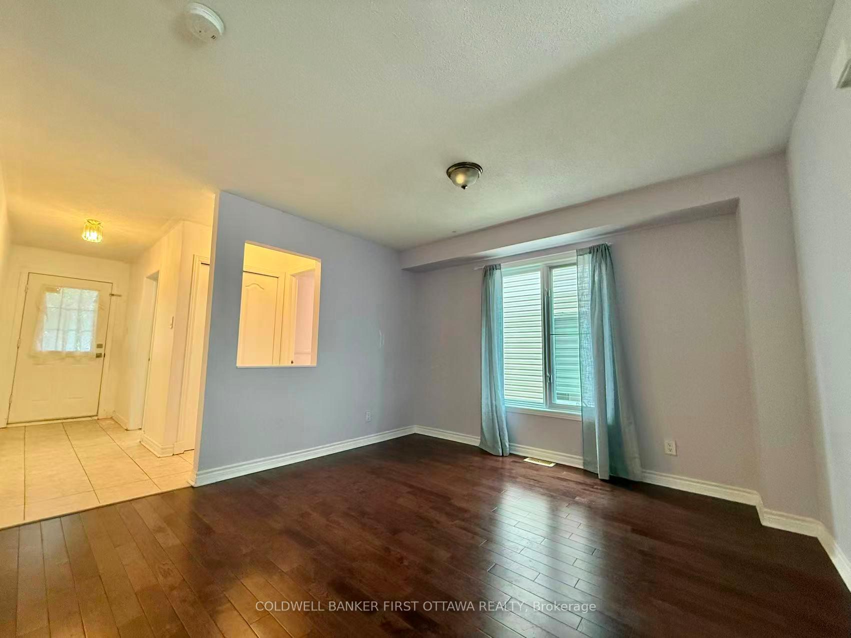 Photo 3 of 45 Rodeo Drive N, Ottawa, Barrhaven - Longfields — HOMEH