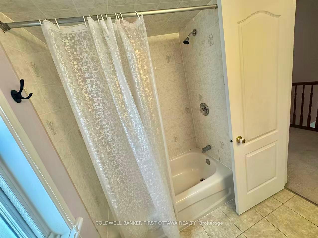 Photo 22 of 45 Rodeo Drive N, Ottawa, Barrhaven - Longfields — HOMEH