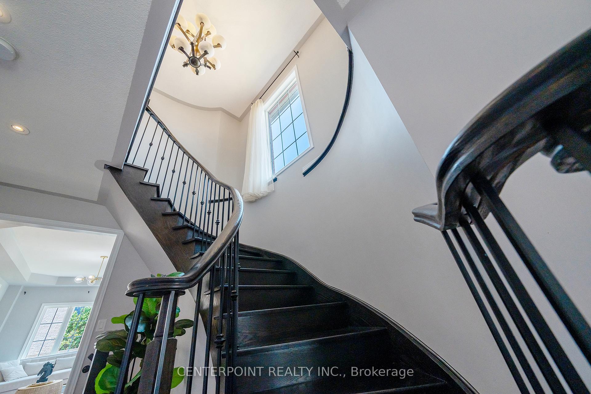Photo 3 of 58 Sand Valley Street, Vaughan, Patterson — HOMEH