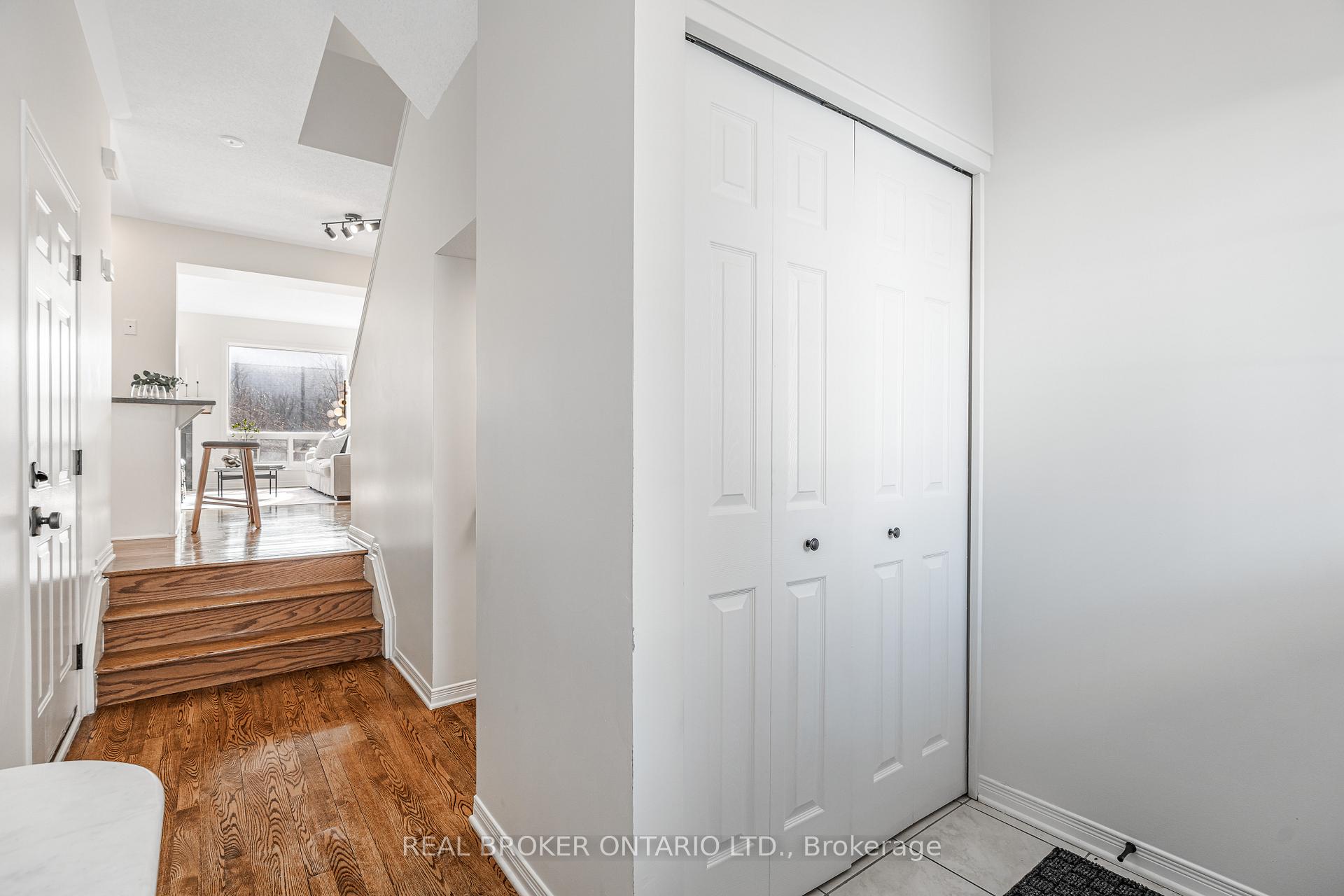 Photo 4 of 2072 P Avenue, Ottawa, Eastway Gardens/Industrial Park — HOMEH