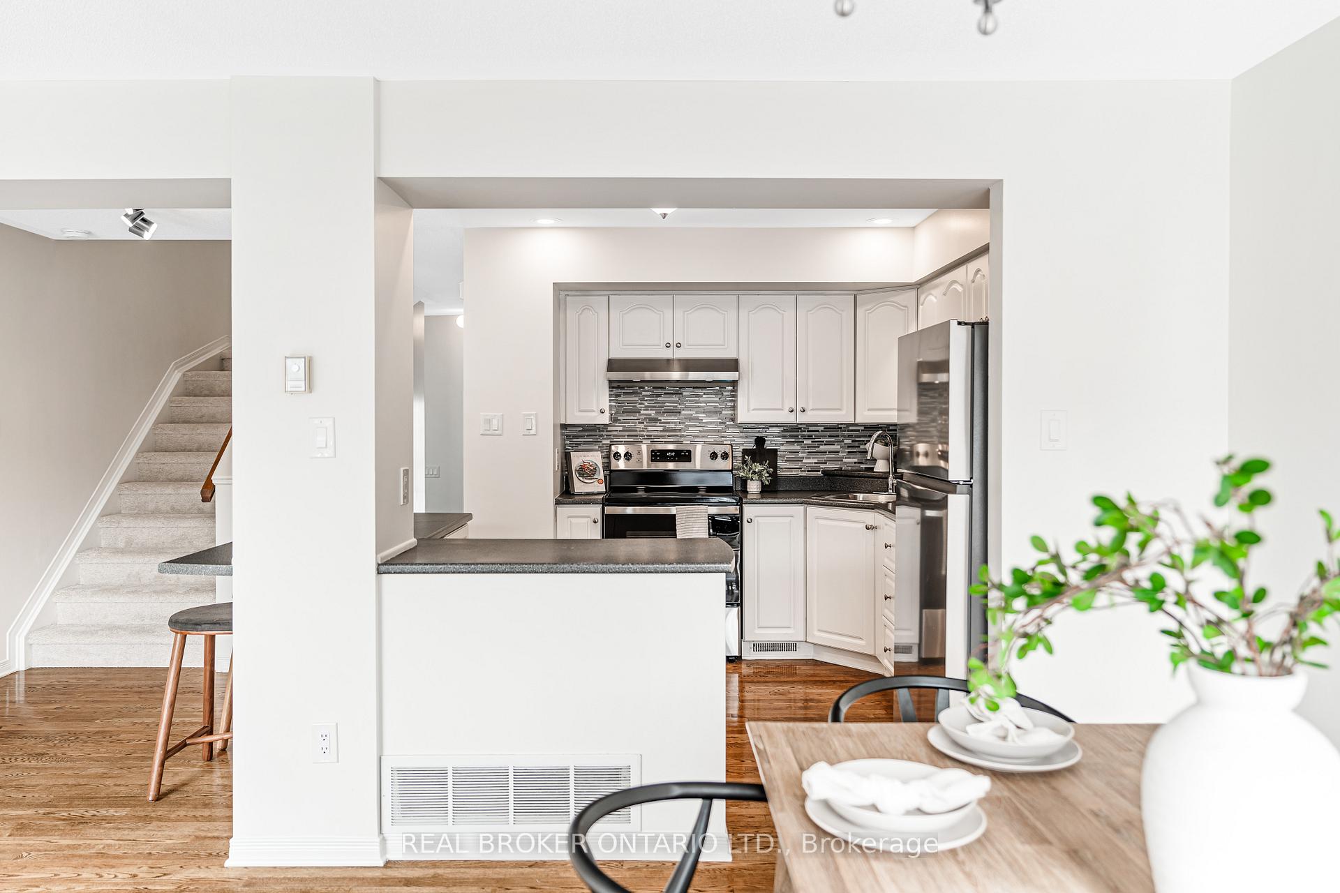 Photo 10 of 2072 P Avenue, Ottawa, Eastway Gardens/Industrial Park — HOMEH