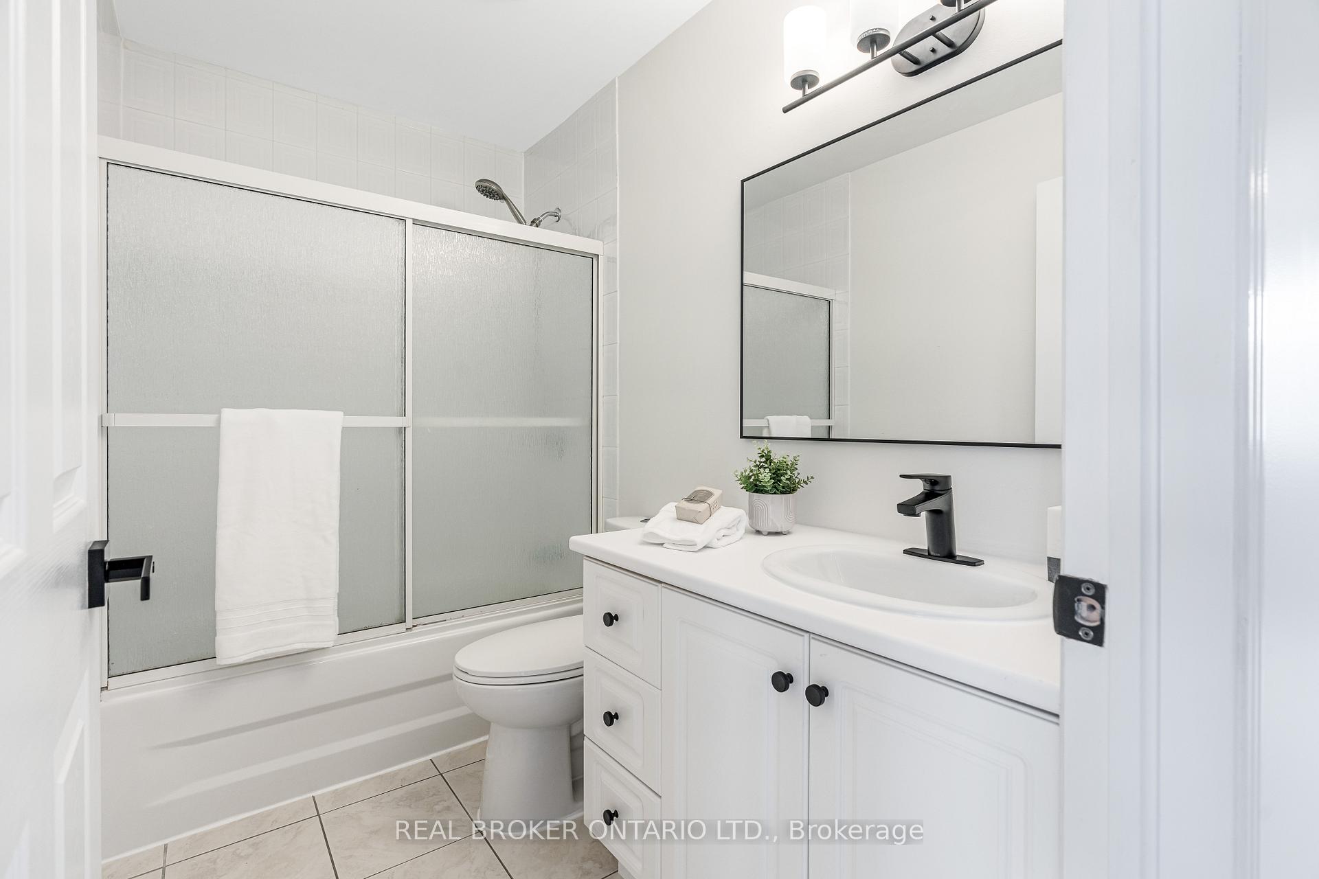 Photo 33 of 2072 P Avenue, Ottawa, Eastway Gardens/Industrial Park — HOMEH