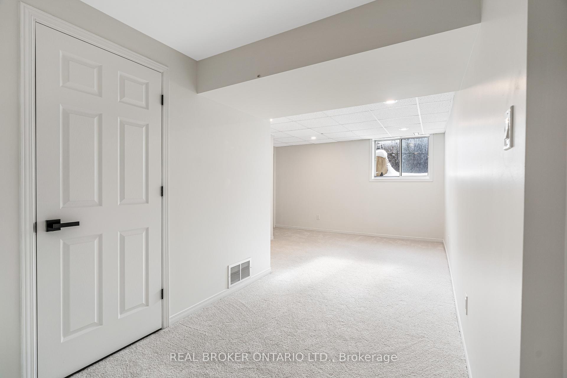Photo 31 of 2072 P Avenue, Ottawa, Eastway Gardens/Industrial Park — HOMEH