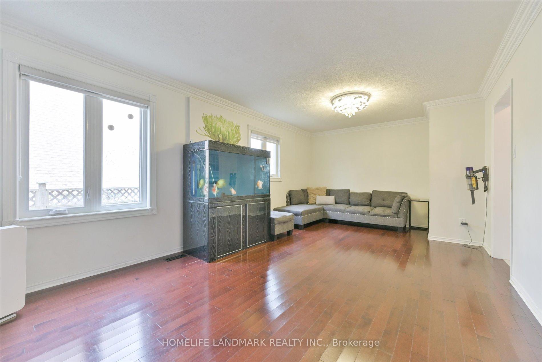 Photo 7 of 65 Ketchum Crescent, Markham, Middlefield — HOMEH