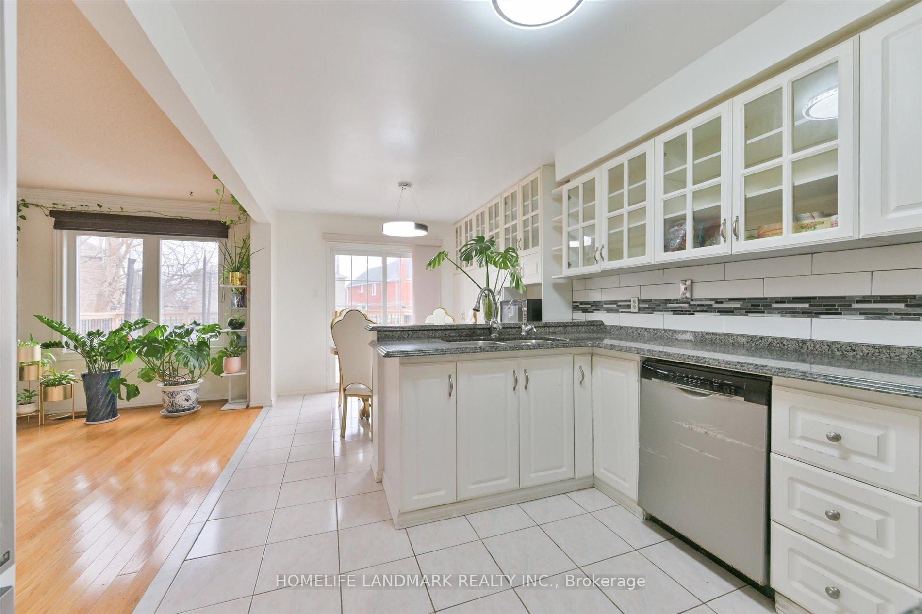 Photo 8 of 65 Ketchum Crescent, Markham, Middlefield — HOMEH