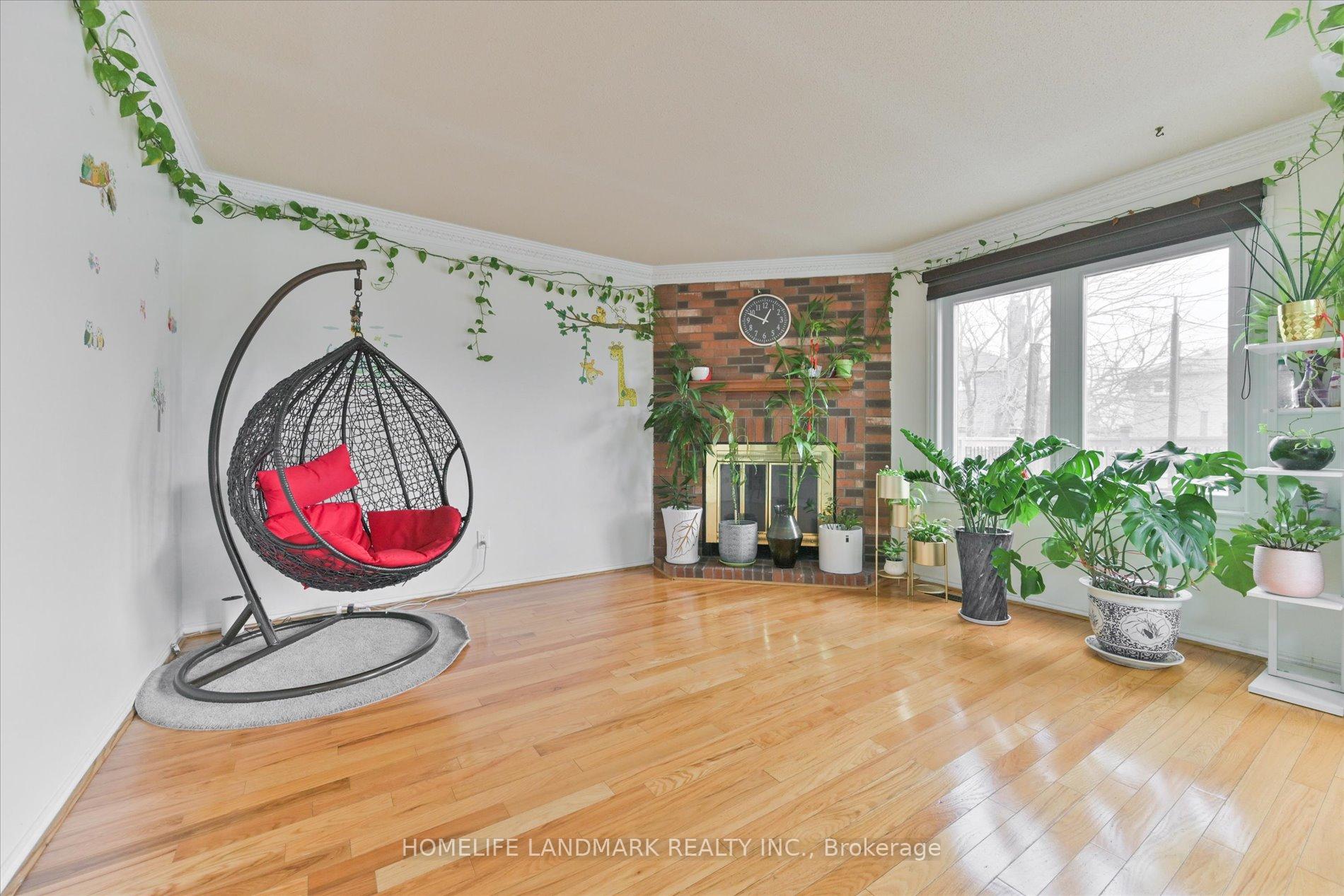 Photo 12 of 65 Ketchum Crescent, Markham, Middlefield — HOMEH
