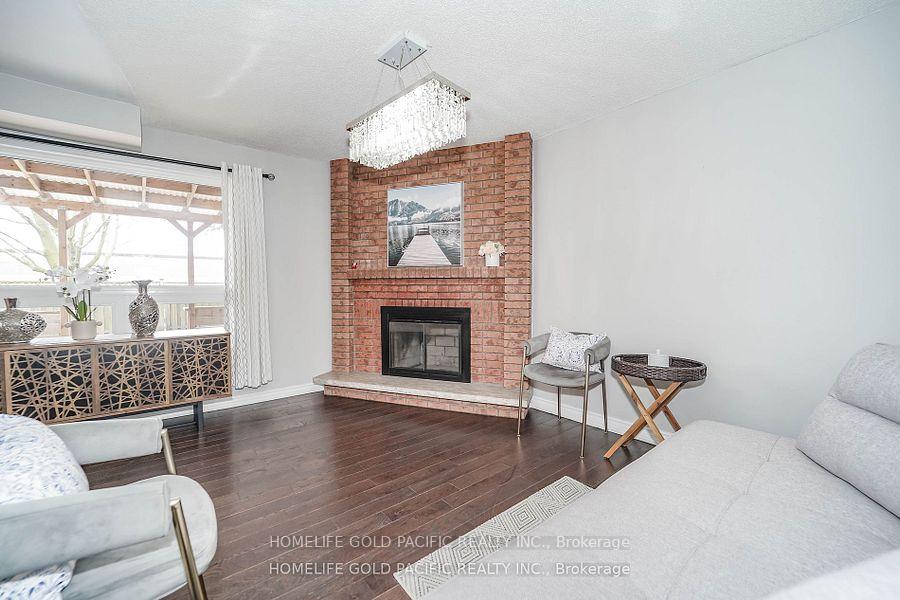 Photo 11 of 17 Crandall Drive, Markham, Raymerville — HOMEH
