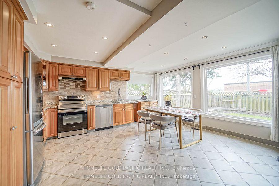 Photo 12 of 17 Crandall Drive, Markham, Raymerville — HOMEH