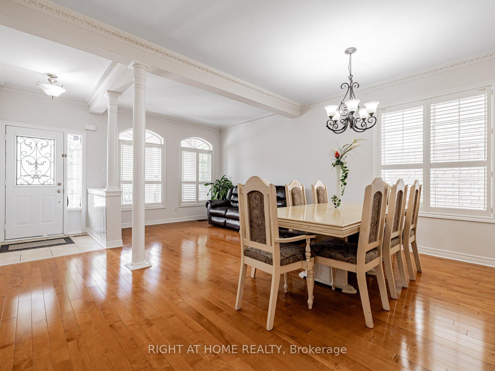 Photo 3 of 34 Destino Crescent, Vaughan, Vellore Village — HOMEH