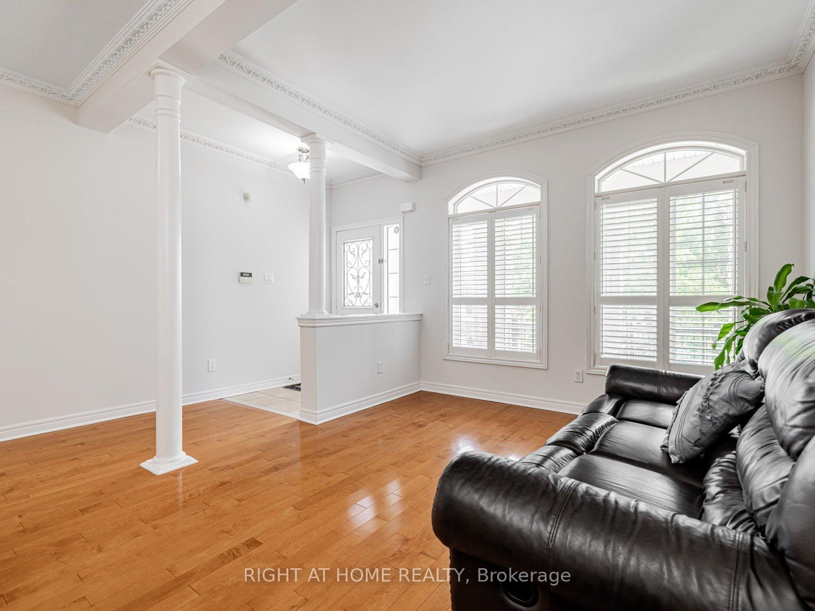Photo 4 of 34 Destino Crescent, Vaughan, Vellore Village — HOMEH