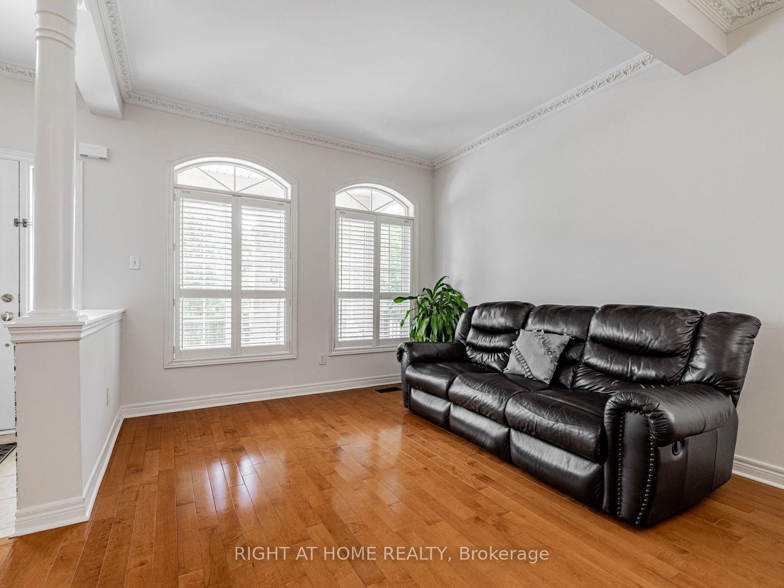 Photo 14 of 34 Destino Crescent, Vaughan, Vellore Village — HOMEH