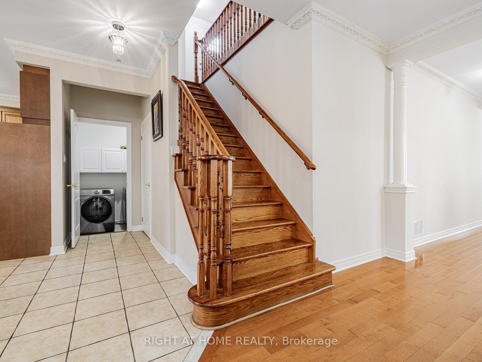 Photo 15 of 34 Destino Crescent, Vaughan, Vellore Village — HOMEH