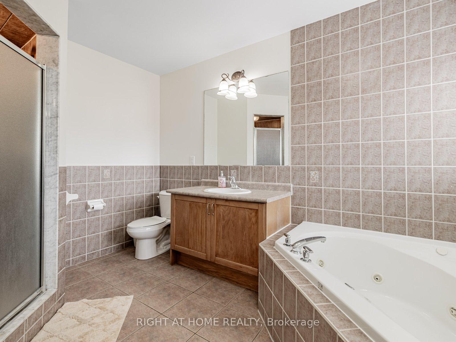 Photo 20 of 34 Destino Crescent, Vaughan, Vellore Village — HOMEH