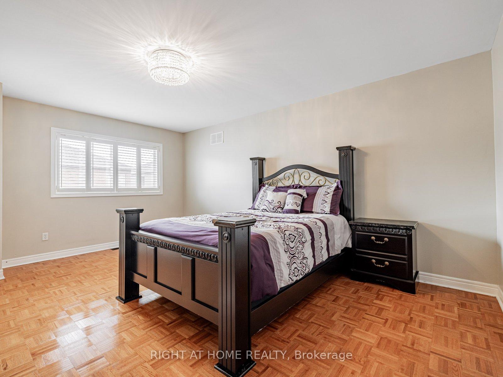 Photo 21 of 34 Destino Crescent, Vaughan, Vellore Village — HOMEH