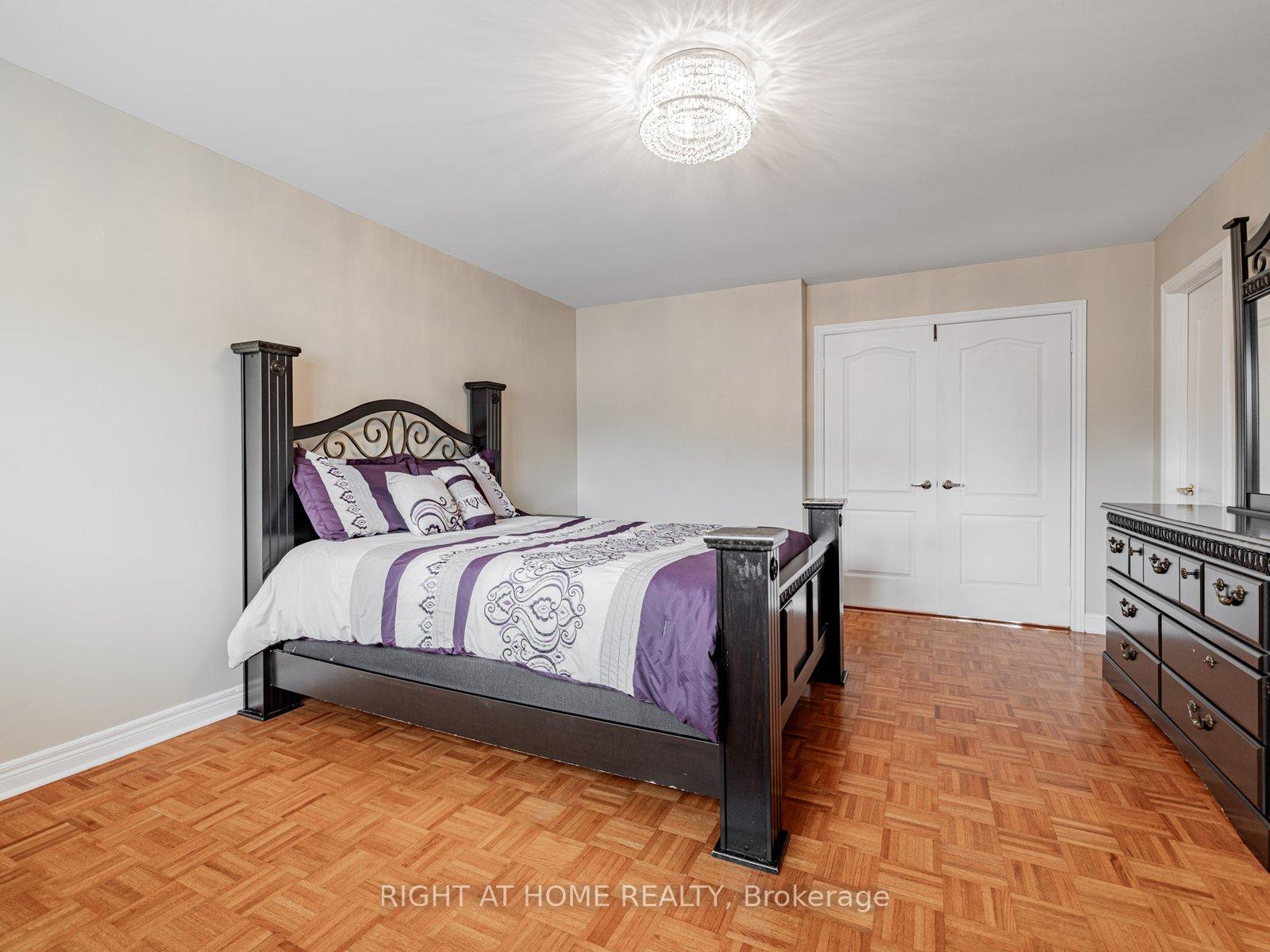Photo 22 of 34 Destino Crescent, Vaughan, Vellore Village — HOMEH
