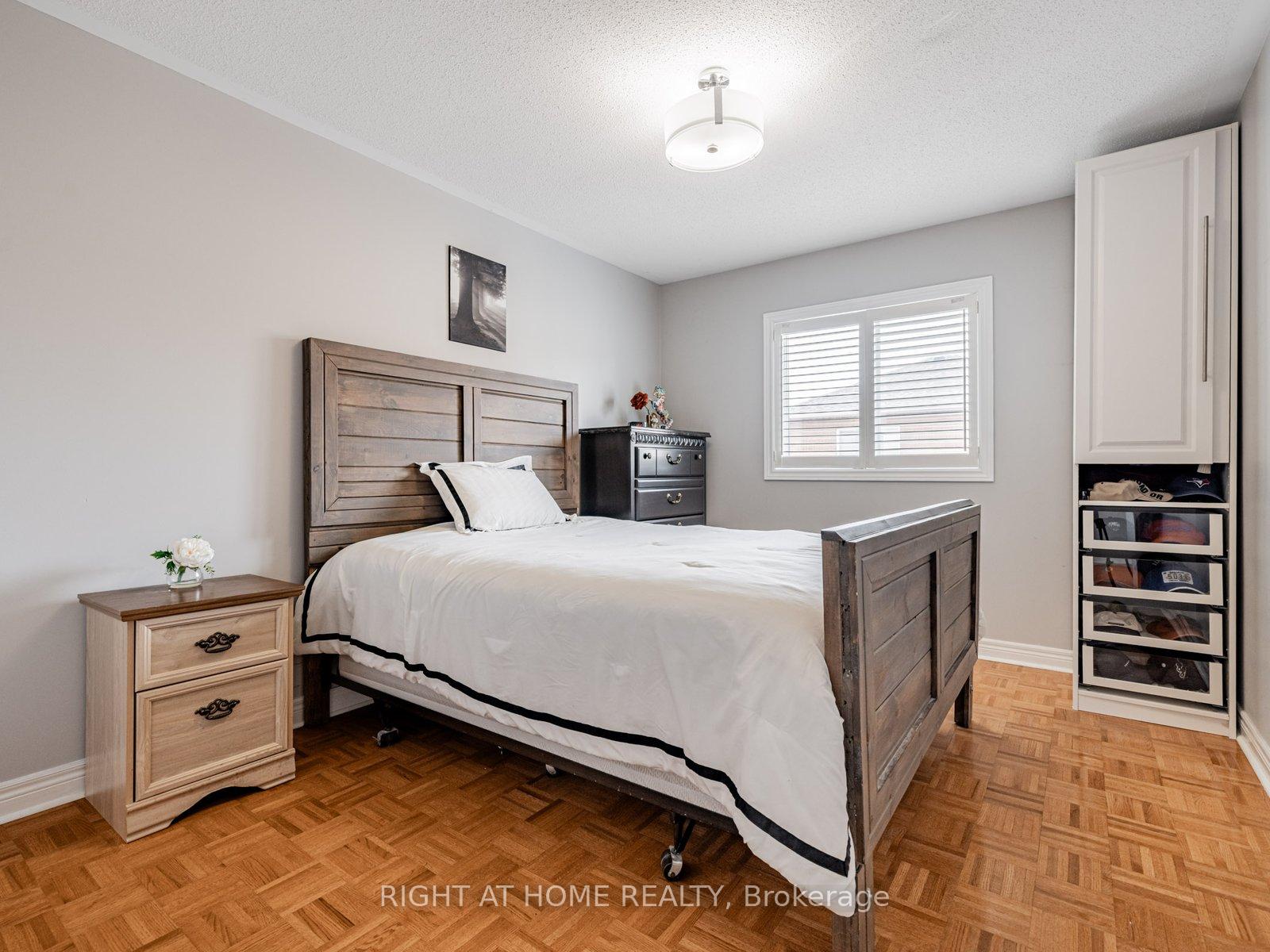 Photo 26 of 34 Destino Crescent, Vaughan, Vellore Village — HOMEH